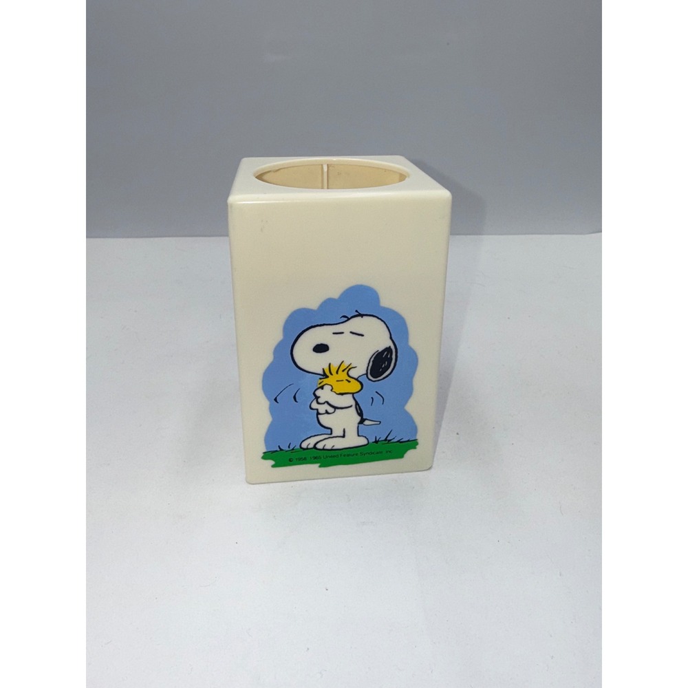Peanuts Snoopy Woodstock Dixie Bathroom Cup Holder Plastic Pop-Up Dispenser